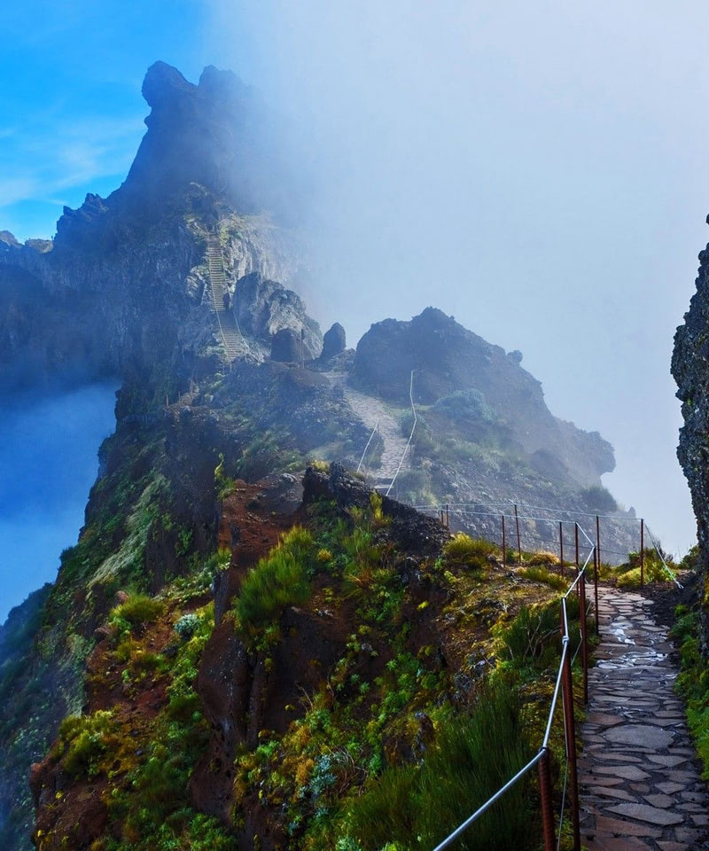 Mountain trail in Madeira, Portugal - Beach Wallpapers