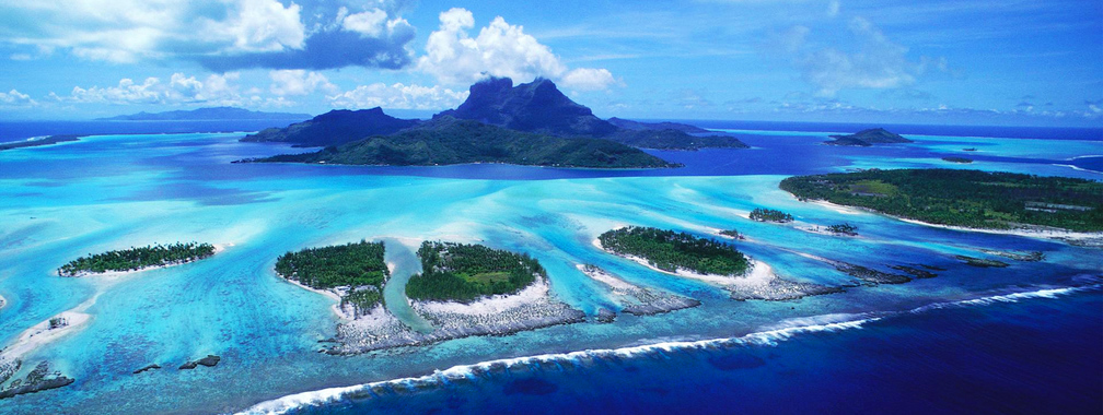 Awesome look on reefs of Bora Bora beach wallpaper