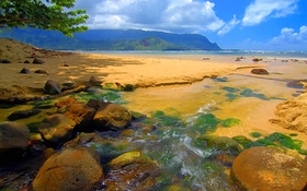 Bali Hai stream, Kauai, Hawaii beach wallpaper