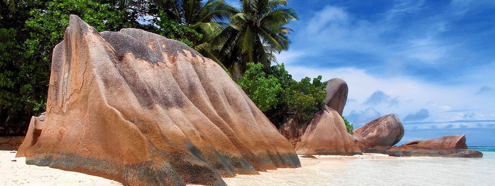 Beach background – Stones on the beach