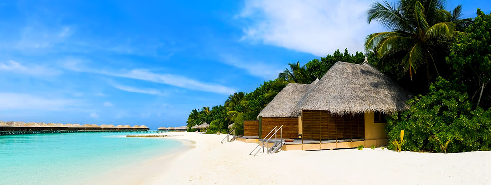 Beach bungalows on the tropical island wallpaper