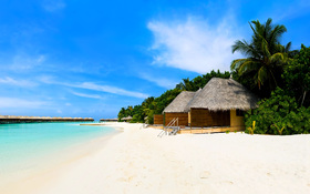 Beach bungalows on the tropical island wallpaper