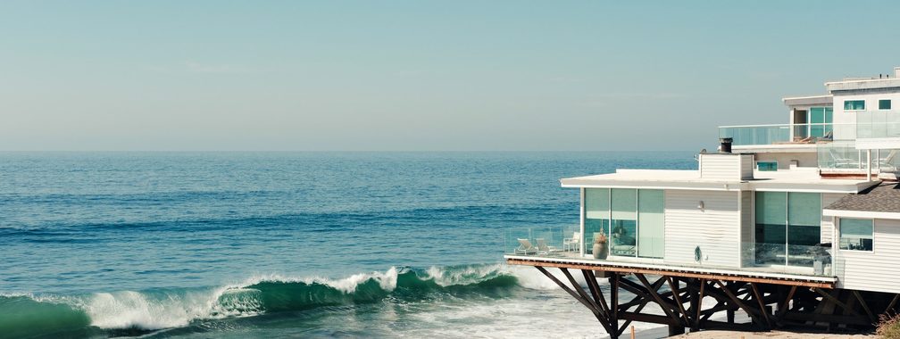 Beach house beside the ocean in Malibu, USA