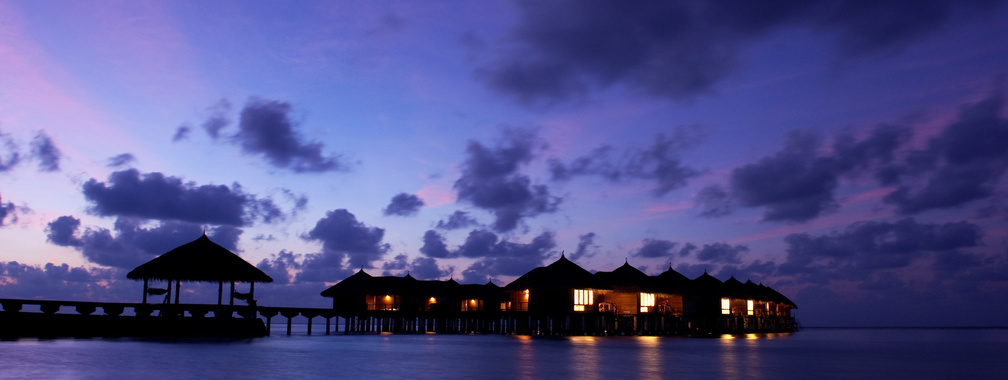 Cottages on Maafushivaru island wallpaper