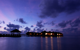 Cottages on Maafushivaru island wallpaper