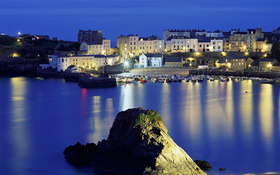 Luminous town of Tenby wallpaper