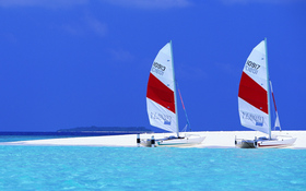 Sailboats beach wallpaper