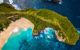 Spectacular bird view on Kelingking Beach in Nusa Penida, Indonesia