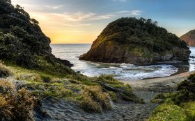 Summer vibes at beautiful O’Neill Bay, New Zealand