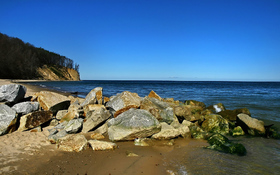 Sunny handy rock beach wallpaper