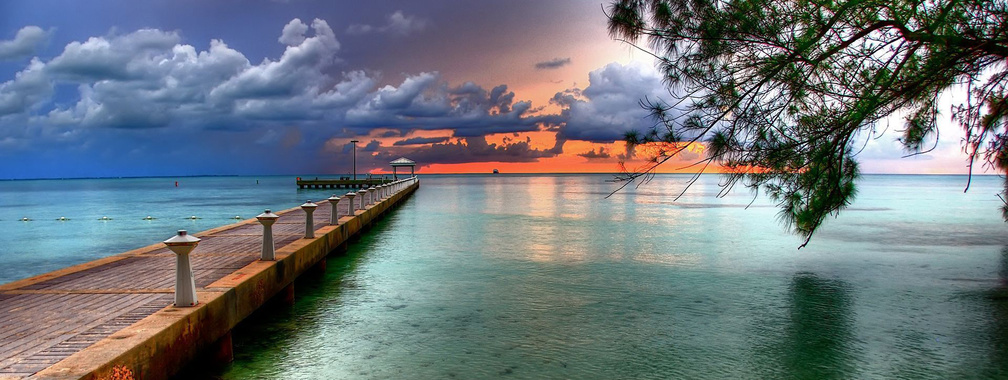 The colourful wallpaper of the sky at Key West Florida