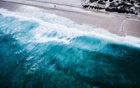 The magical waves of water in Swanbourne Beach, Australia