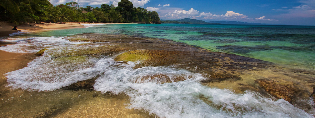 The most exciting waves on the Punta Uva beach