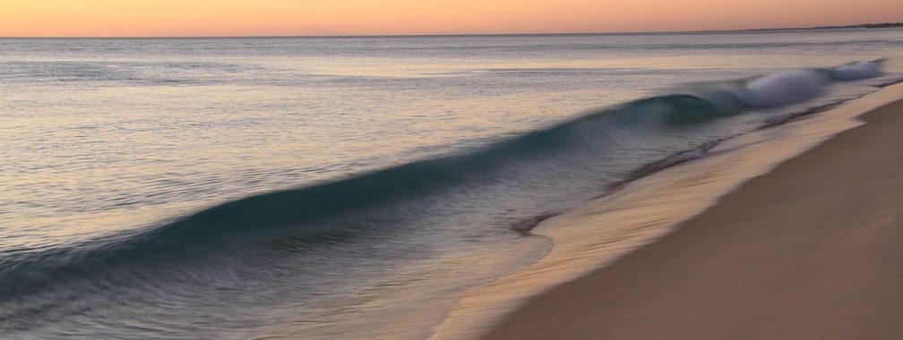 Wavy ocean at Swanbourne beach, Perth, Australia