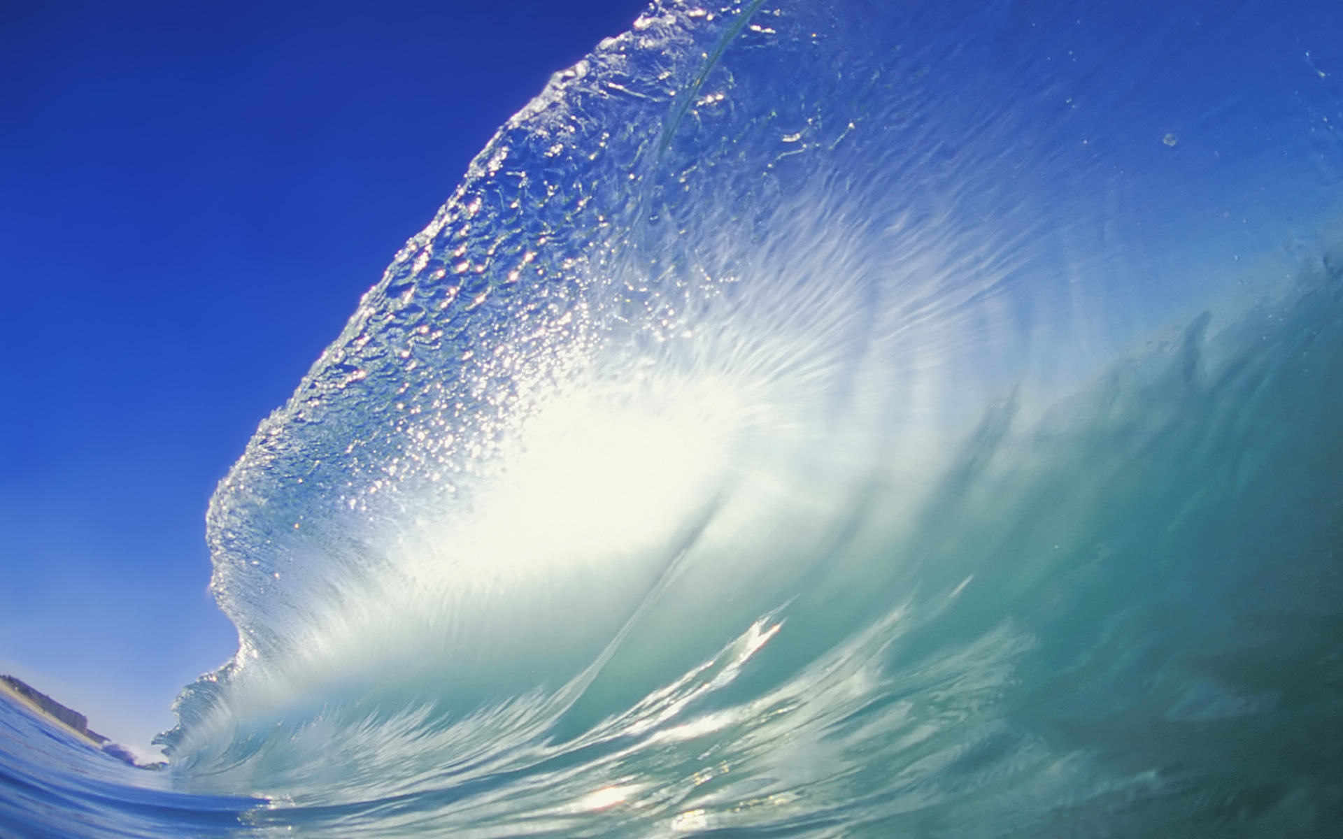 huge ocean waves